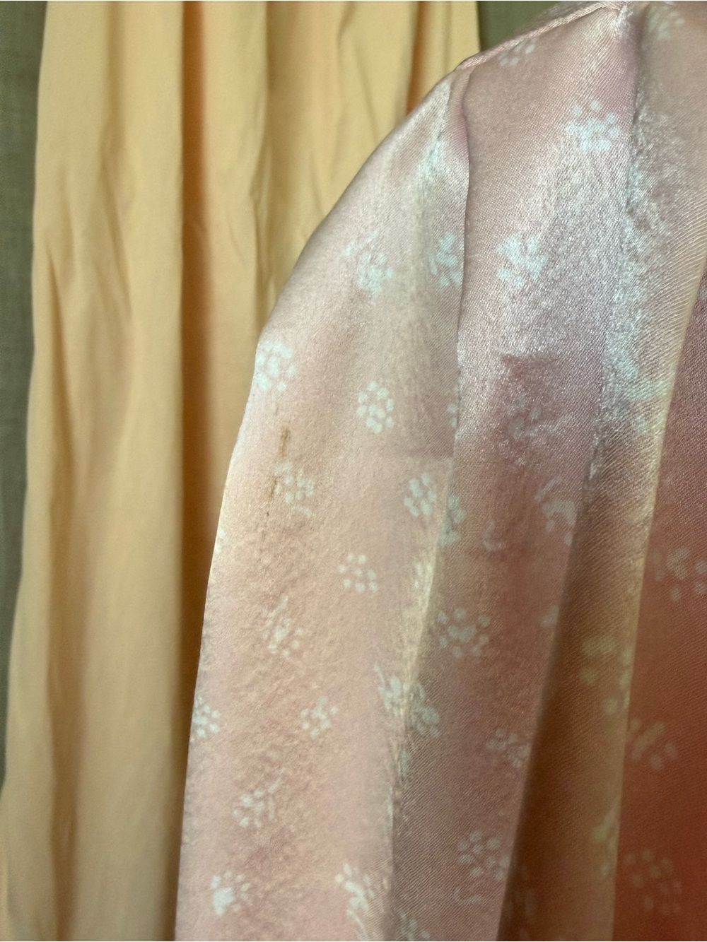 Vintage Mary McFadden bubblegum Pink Long Robe with Ruffled Collar dressing gown - Picture 6 of 6